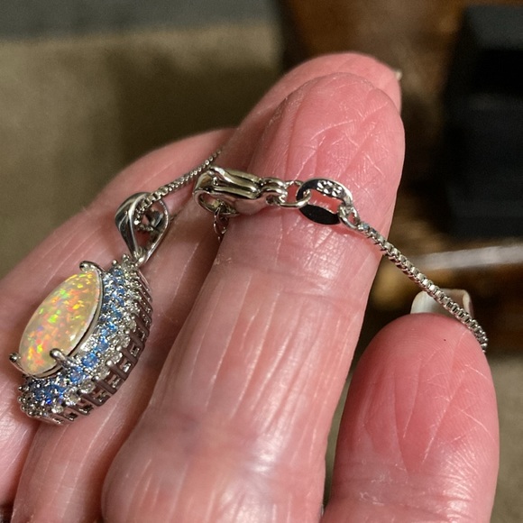 Beautiful fire Opal with light blue and clear stones stamped 925 - Picture 7 of 9